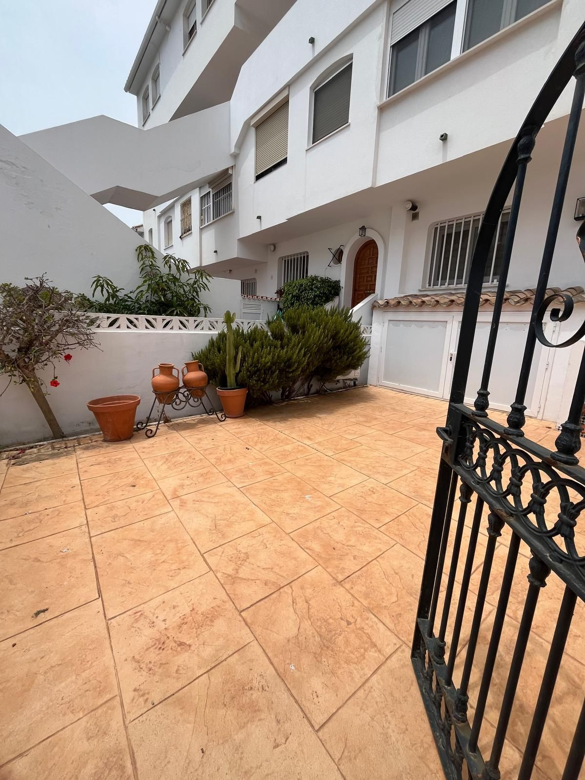 3 Bed Apartment for sale in Estepona Costa Del Sol, Málaga, Spain
