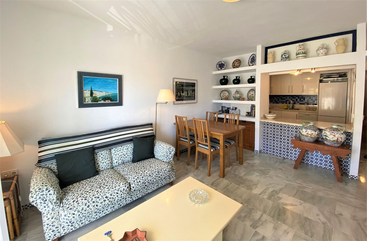3 Bed Apartment for sale in Fuengirola Costa Del Sol, Málaga, Spain