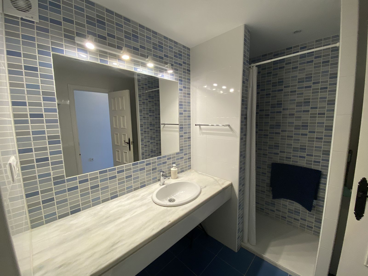 3 Bed Apartment for sale in Fuengirola Costa Del Sol, Málaga, Spain