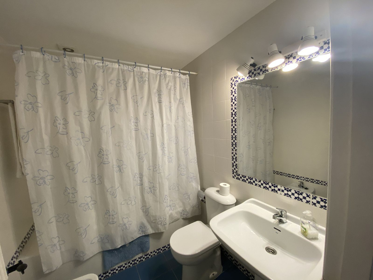 3 Bed Apartment for sale in Fuengirola Costa Del Sol, Málaga, Spain