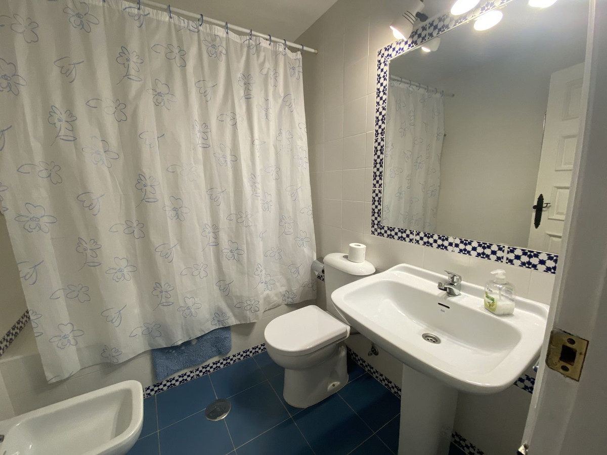 3 Bed Apartment for sale in Fuengirola Costa Del Sol, Málaga, Spain