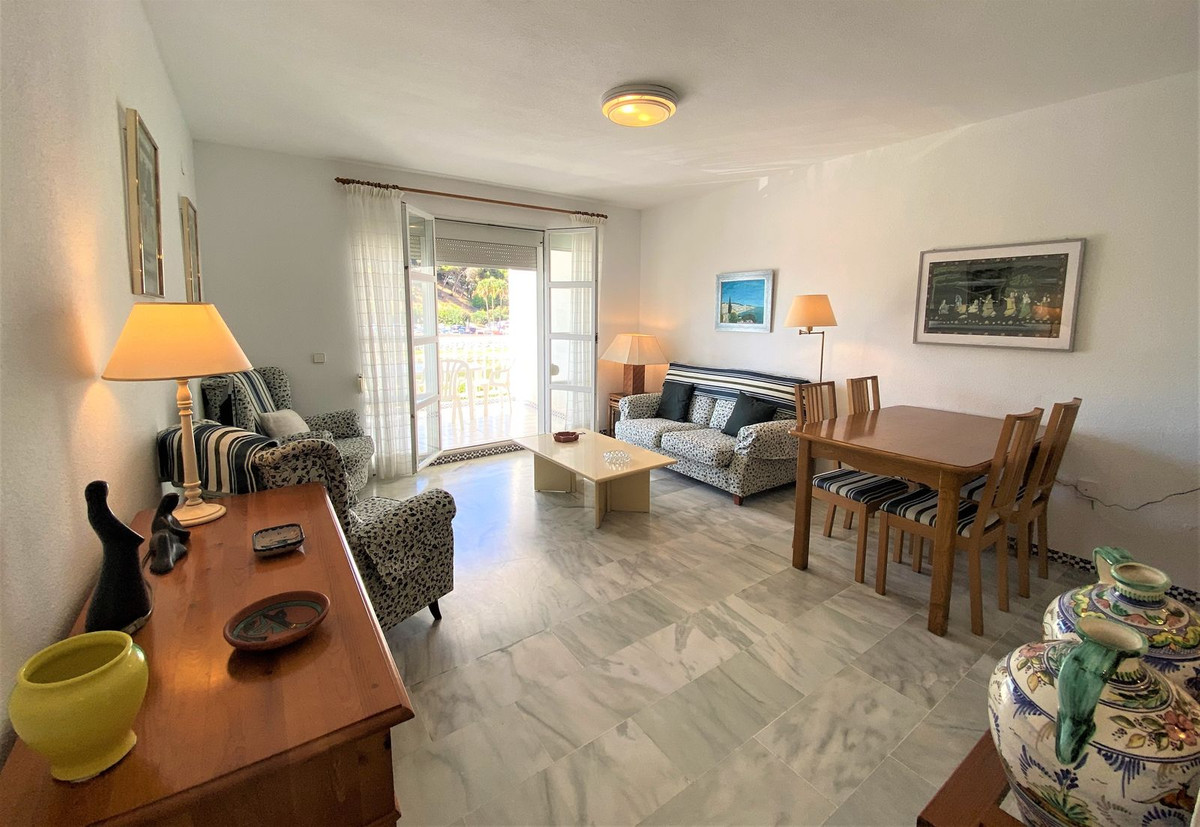3 Bed Apartment for sale in Fuengirola Costa Del Sol, Málaga, Spain