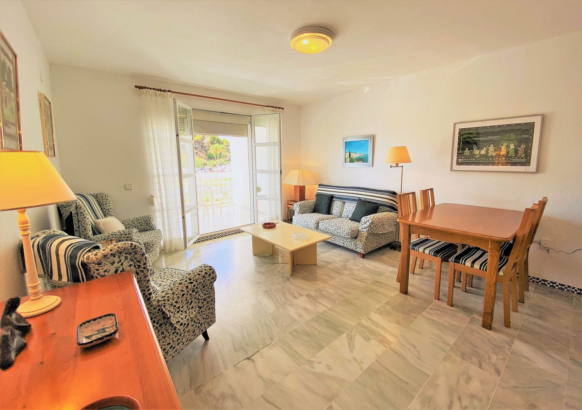 3 Bed Apartment for sale in Fuengirola Costa Del Sol, Málaga, Spain