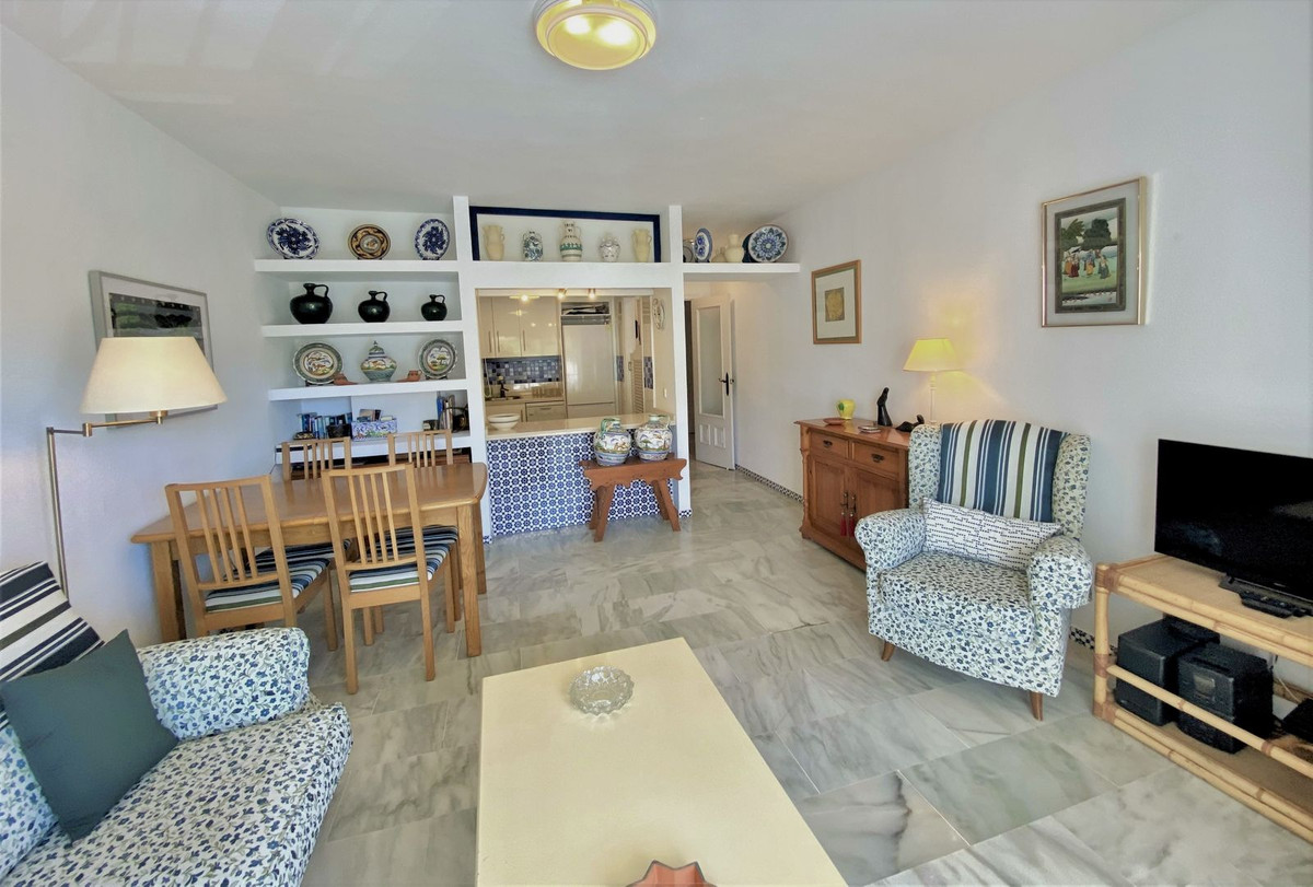 3 Bed Apartment for sale in Fuengirola Costa Del Sol, Málaga, Spain