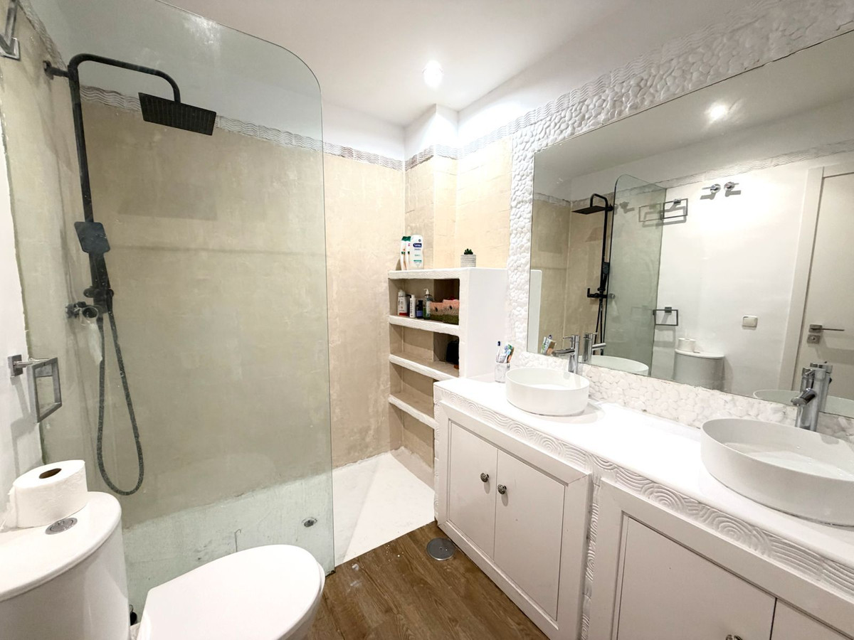 Se vende Apartamento Planta Baja de 2 dormitorios en Costa Del Sol, Málaga, España