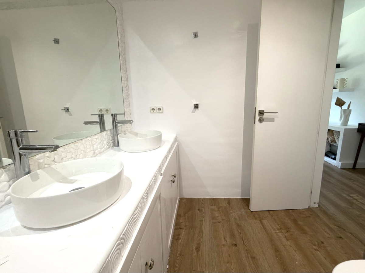 Se vende Apartamento Planta Baja de 2 dormitorios en Costa Del Sol, Málaga, España