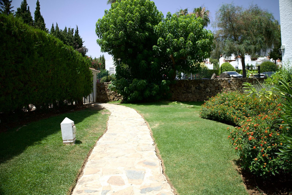 Se vende Apartamento Planta Baja de 2 dormitorios en Costa Del Sol, Málaga, España