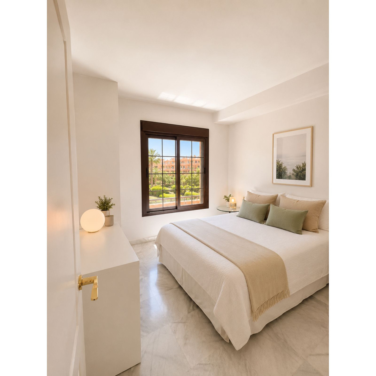 3 Bed Apartment for sale in Estepona Costa Del Sol, Málaga, Spain