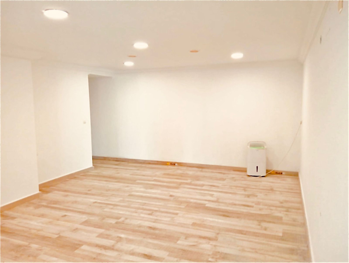 1 Bed Commercial unit for sale in Estepona Costa Del Sol, Málaga, Spain
