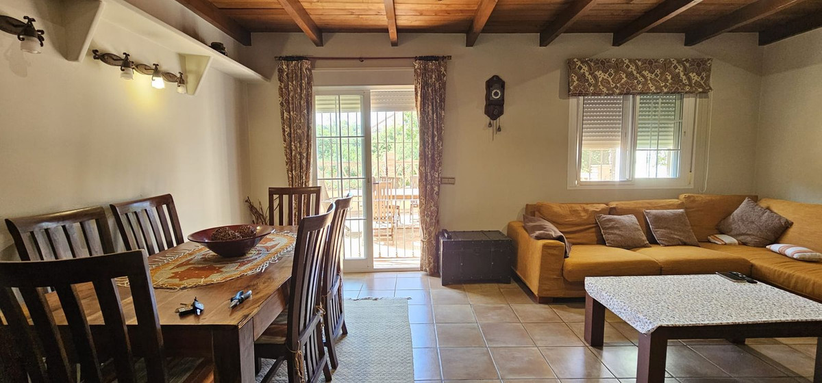 5 Bed Townhouse for sale in El Rosario Costa Del Sol, Málaga, Spain