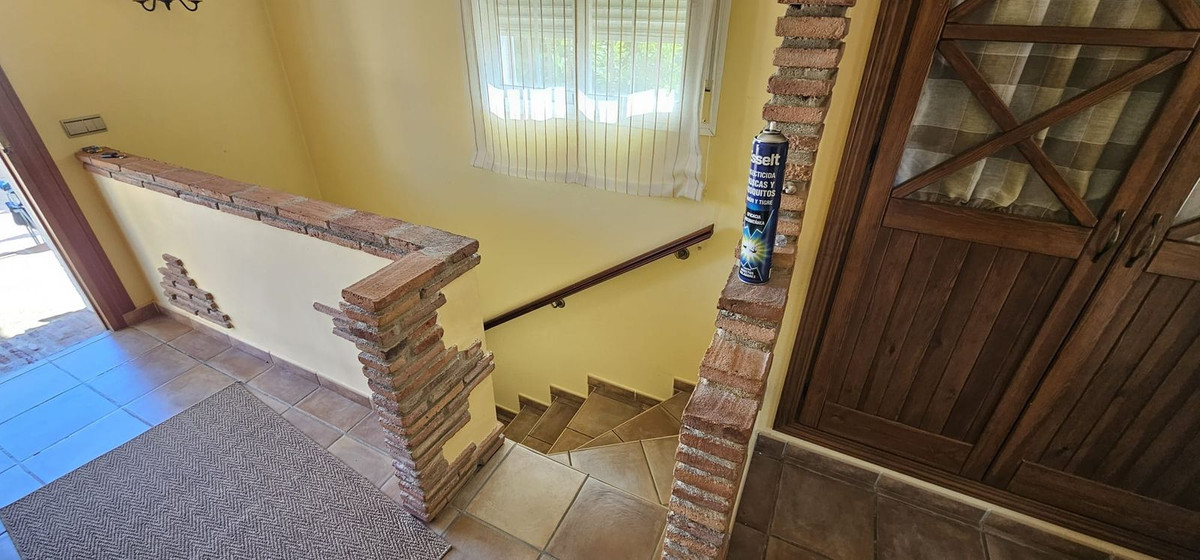 5 Bed Townhouse for sale in El Rosario Costa Del Sol, Málaga, Spain