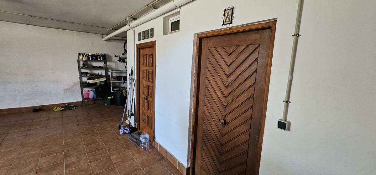 5 Bed Townhouse for sale in El Rosario Costa Del Sol, Málaga, Spain