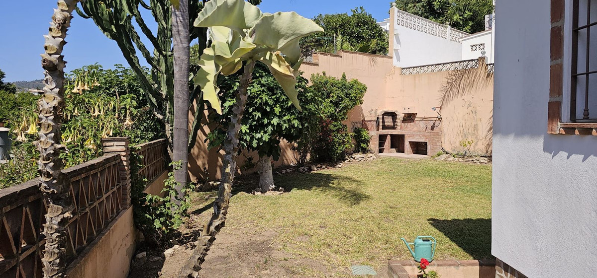5 Bed Townhouse for sale in El Rosario Costa Del Sol, Málaga, Spain