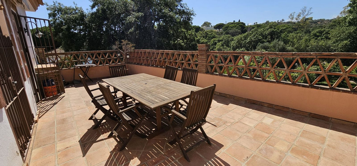 5 Bed Townhouse for sale in El Rosario Costa Del Sol, Málaga, Spain