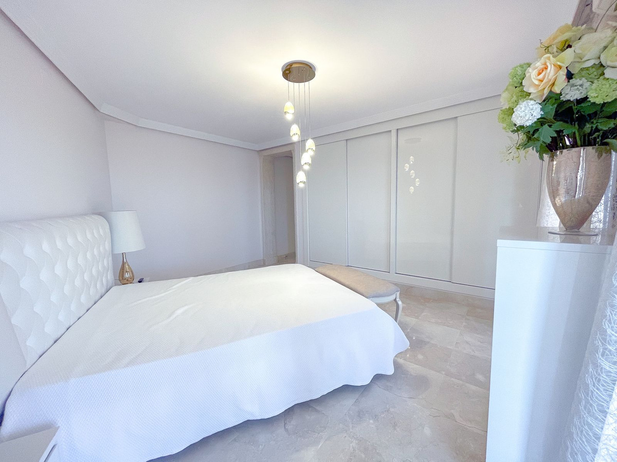 3 Bed Apartment for sale in San Pedro De Alcántara Costa Del Sol, Málaga, Spain