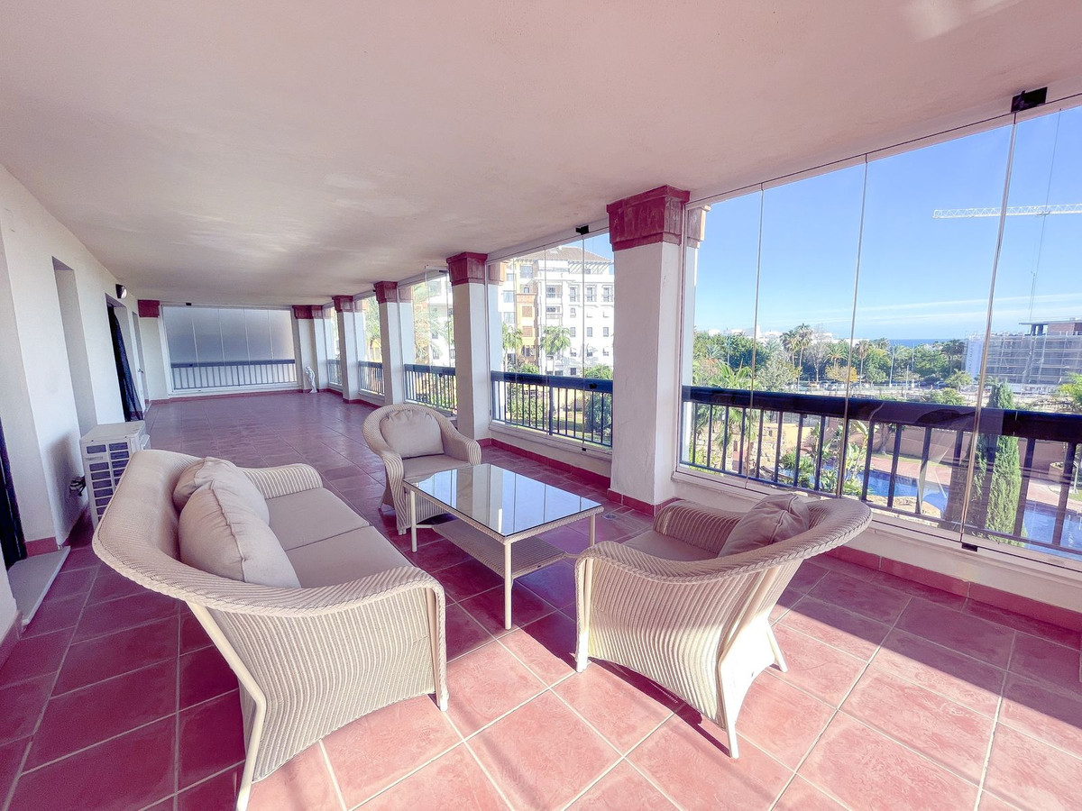 3 Bed Apartment for sale in San Pedro De Alcántara Costa Del Sol, Málaga, Spain