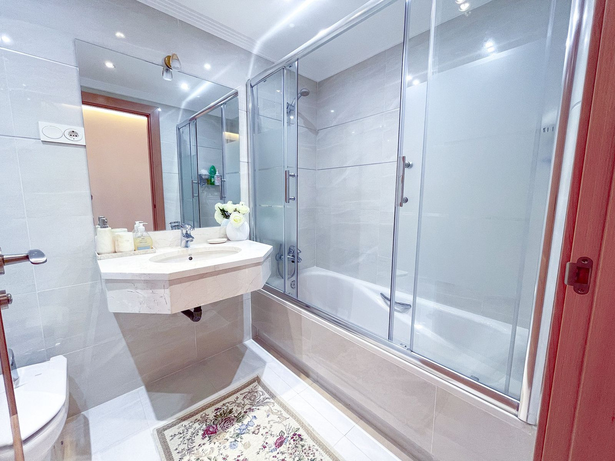 3 Bed Apartment for sale in San Pedro De Alcántara Costa Del Sol, Málaga, Spain