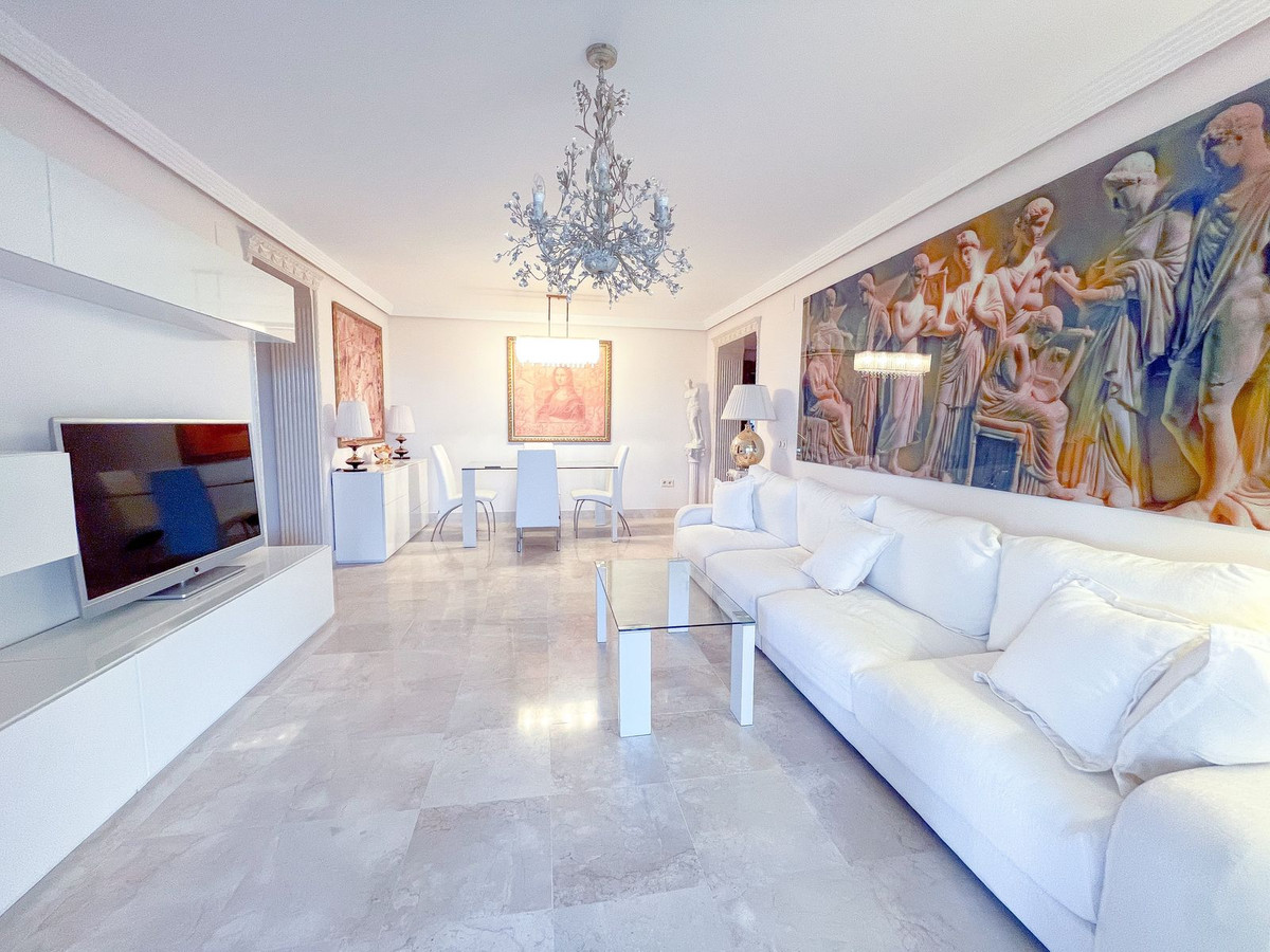 3 Bed Apartment for sale in San Pedro De Alcántara Costa Del Sol, Málaga, Spain