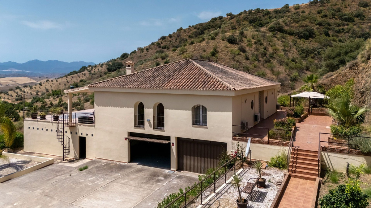 3 Bed Townhouse for sale in Cártama Costa Del Sol, Málaga, Spain