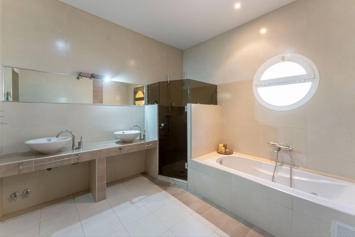 3 Bed Townhouse for sale in Cártama Costa Del Sol, Málaga, Spain