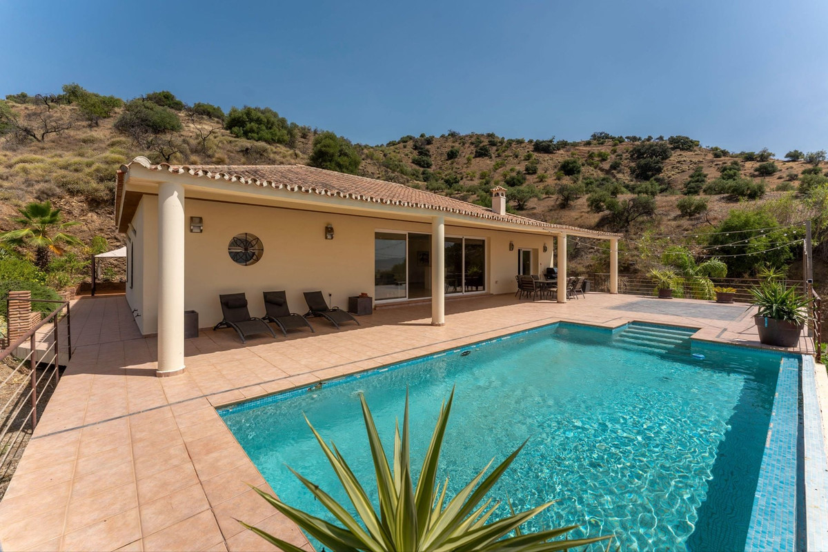 3 Bed Townhouse for sale in Cártama Costa Del Sol, Málaga, Spain