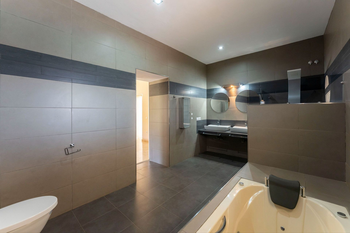 3 Bed Townhouse for sale in Cártama Costa Del Sol, Málaga, Spain