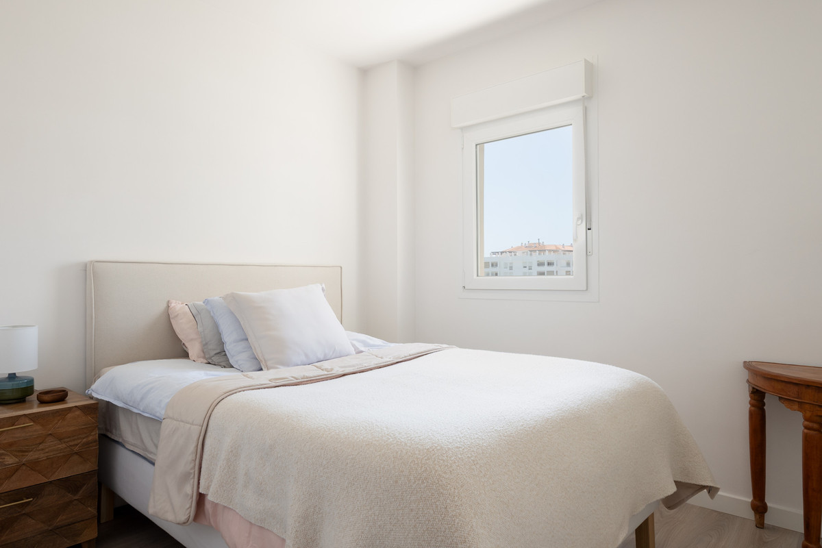3 Bed Apartment for sale in La Campana Costa Del Sol, Málaga, Spain