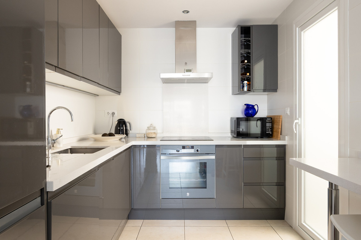 3 Bed Apartment for sale in La Campana Costa Del Sol, Málaga, Spain