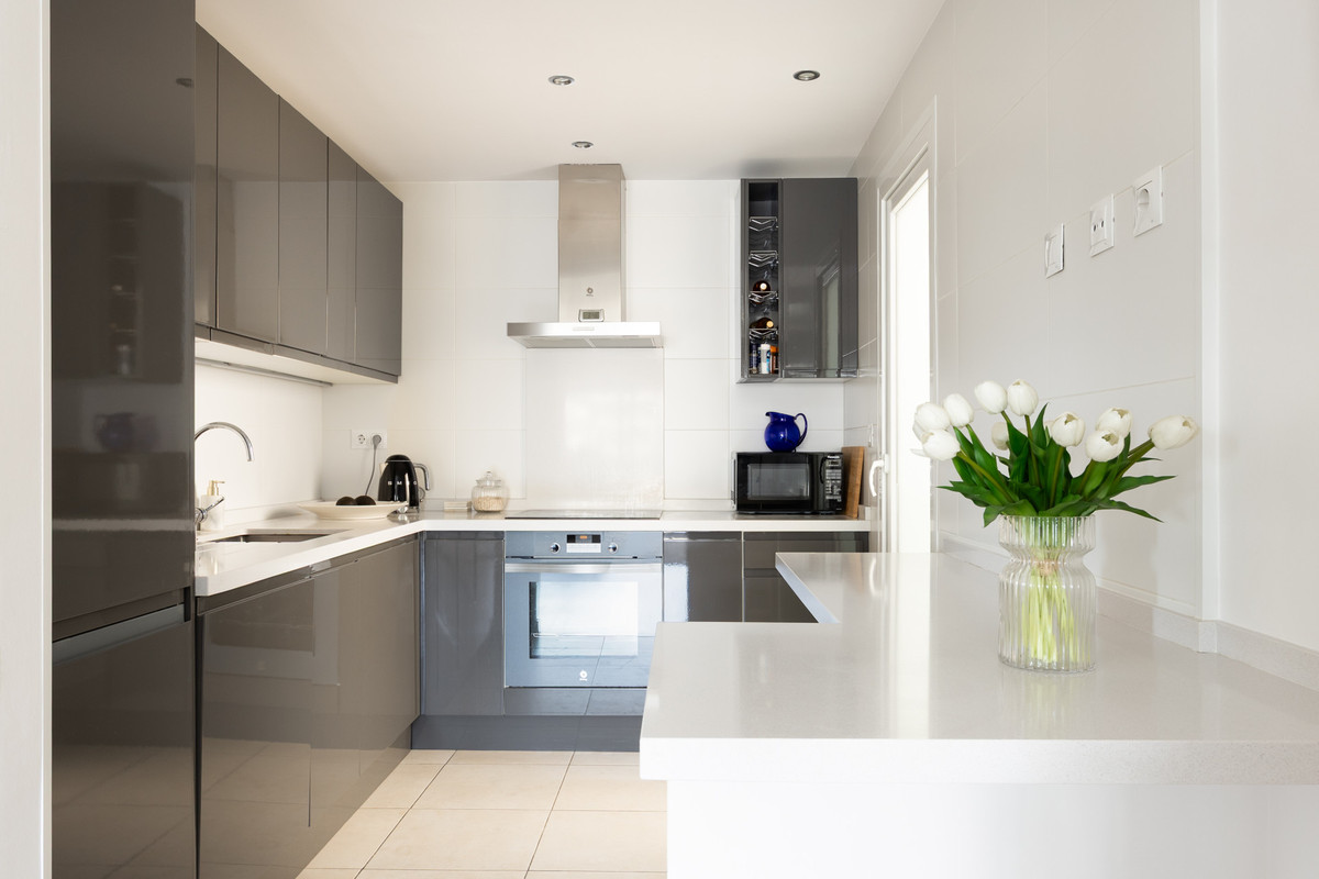 3 Bed Apartment for sale in La Campana Costa Del Sol, Málaga, Spain