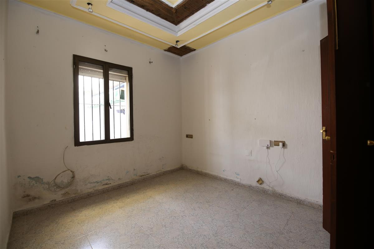 9 Bed Townhouse for sale in Estepona Costa Del Sol, Málaga, Spain