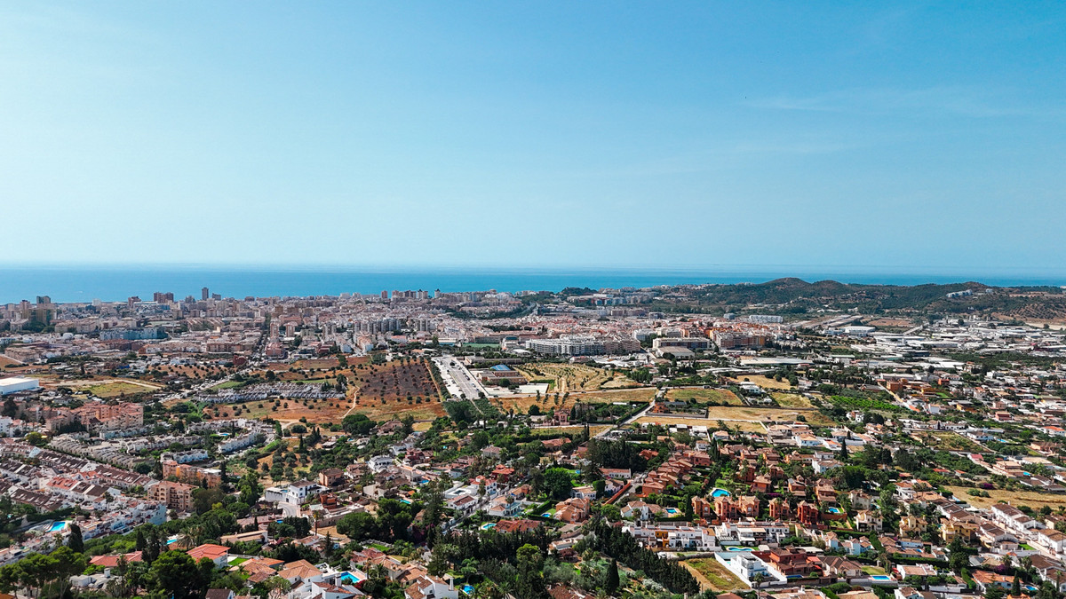 6 Bed Townhouse for sale in Sierrezuela Costa Del Sol, Málaga, Spain