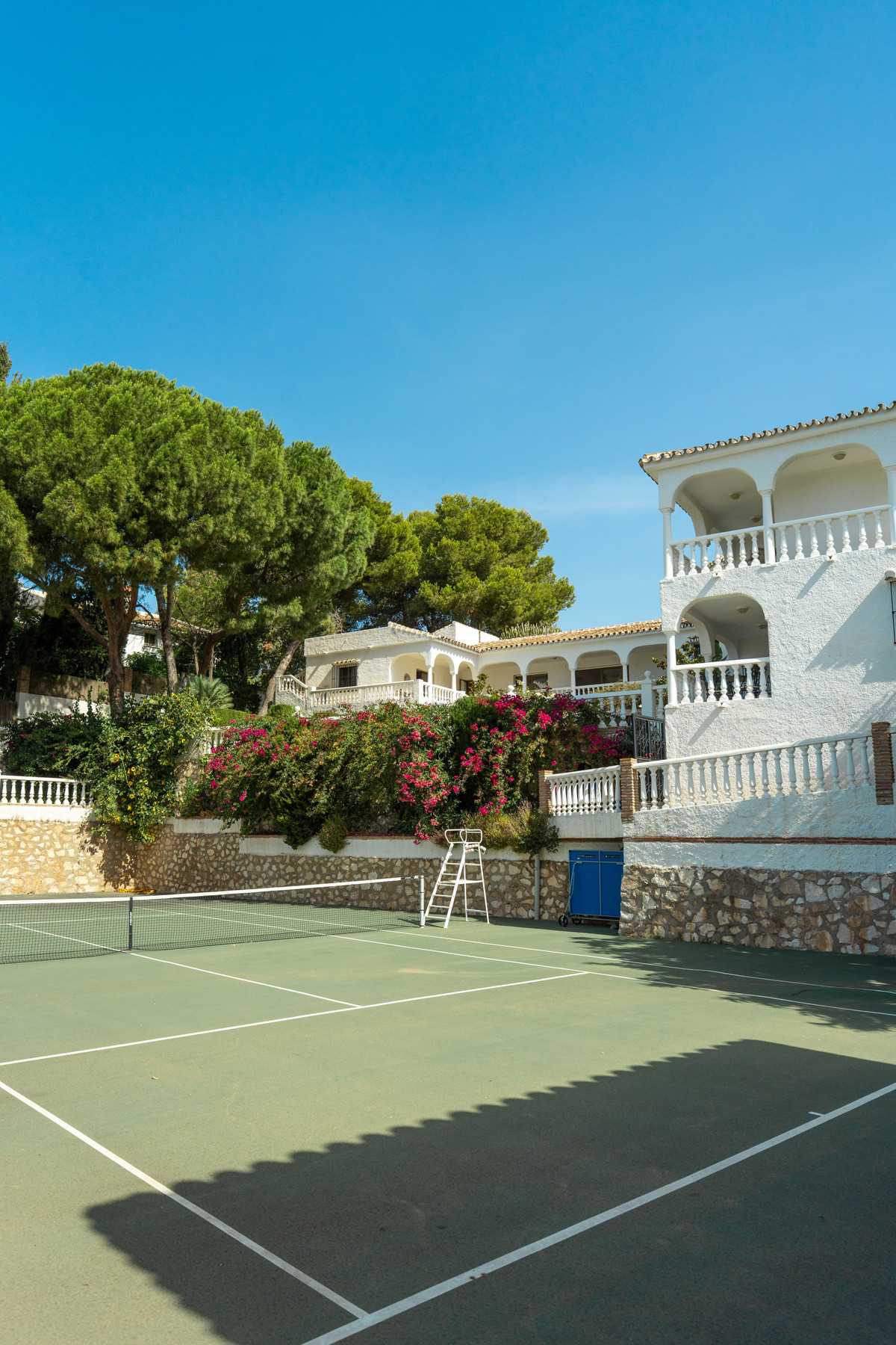 6 Bed Townhouse for sale in Sierrezuela Costa Del Sol, Málaga, Spain
