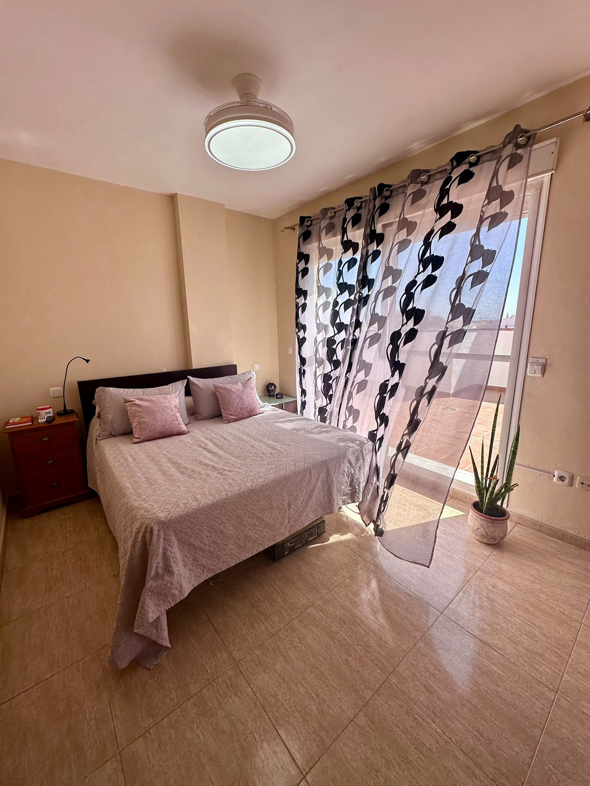 3 Bed Apartment for sale in San Pedro De Alcántara Costa Del Sol, Málaga, Spain