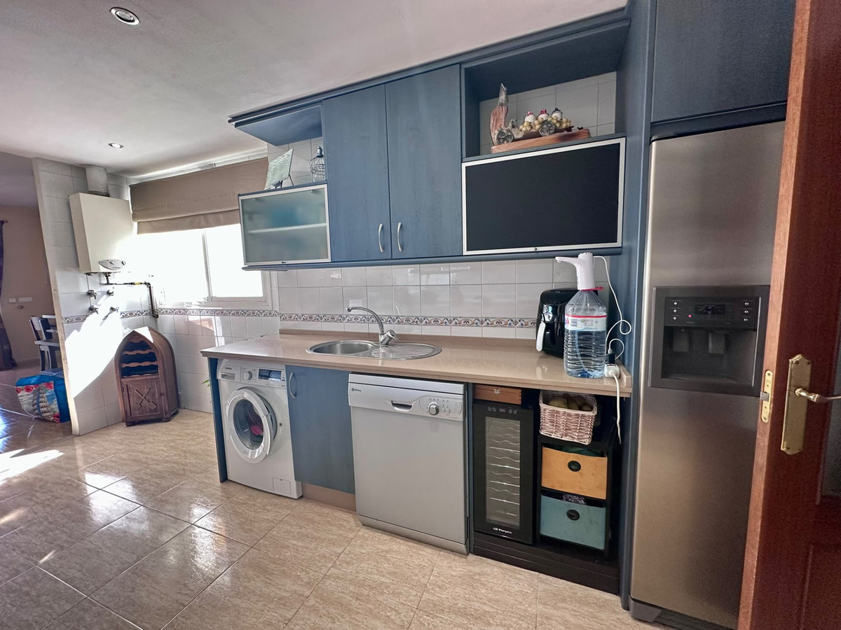 3 Bed Apartment for sale in San Pedro De Alcántara Costa Del Sol, Málaga, Spain
