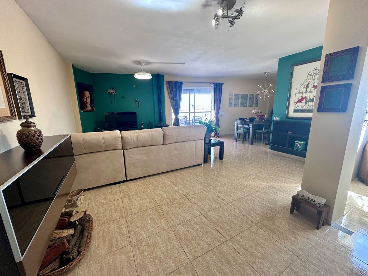 3 Bed Apartment for sale in San Pedro De Alcántara Costa Del Sol, Málaga, Spain