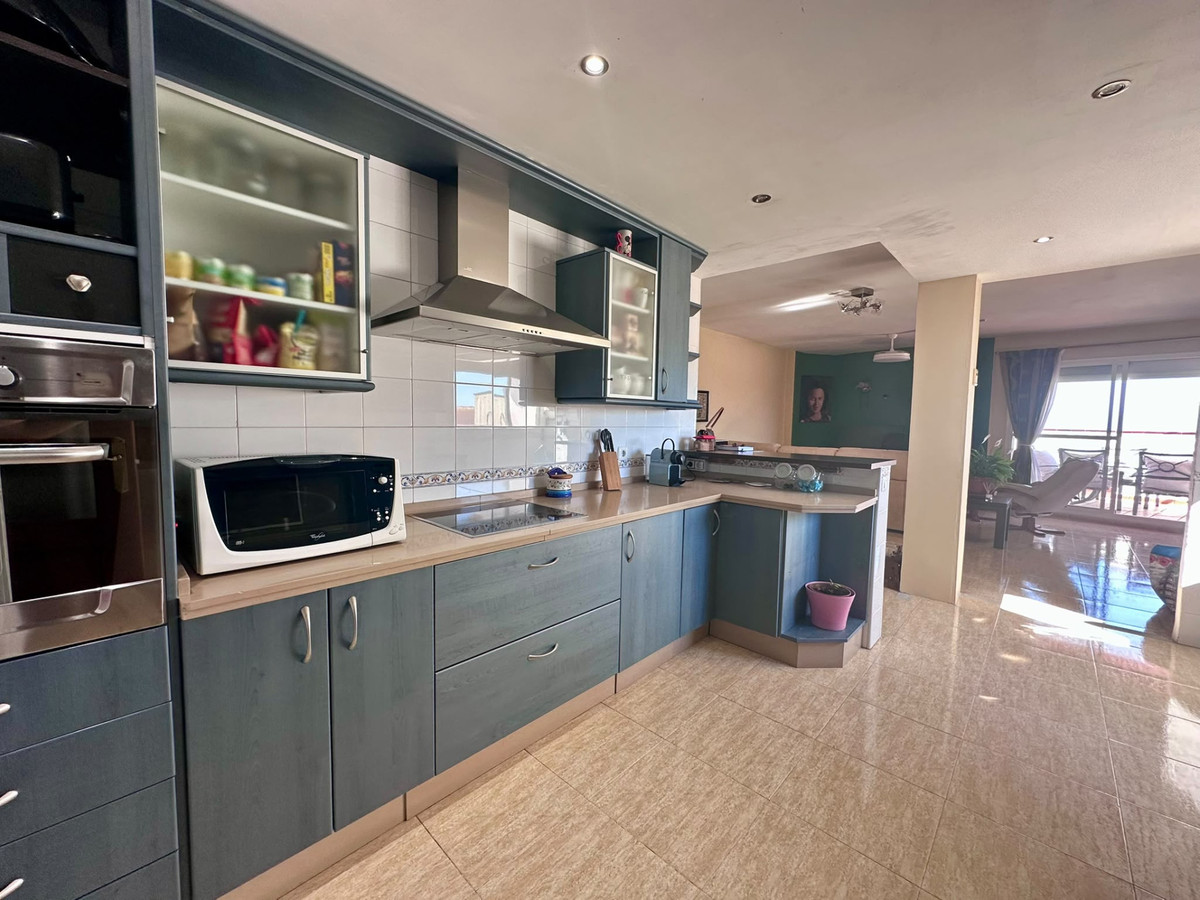 3 Bed Apartment for sale in San Pedro De Alcántara Costa Del Sol, Málaga, Spain