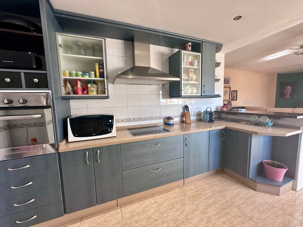 3 Bed Apartment for sale in San Pedro De Alcántara Costa Del Sol, Málaga, Spain