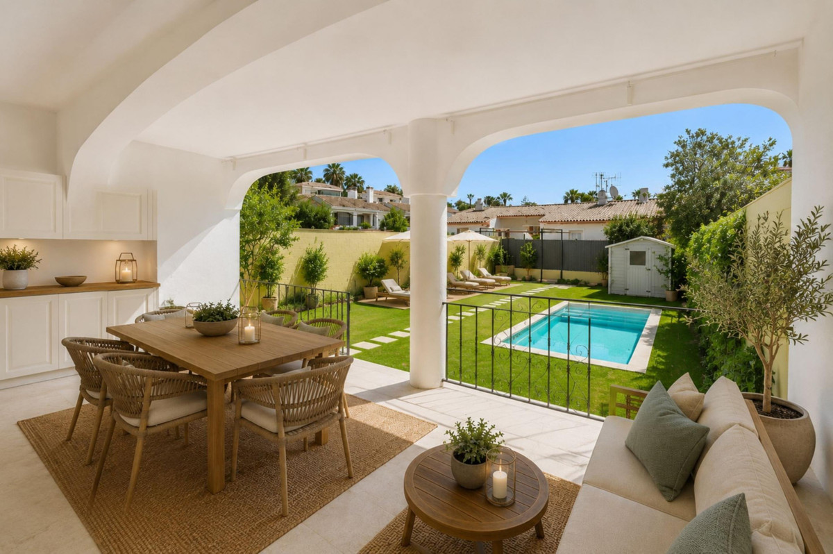 3 Bed Townhouse for sale in Estepona Costa Del Sol, Málaga, Spain