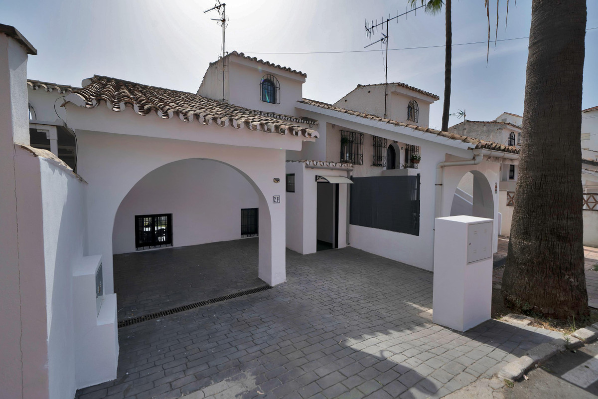 3 Bed Townhouse for sale in Estepona Costa Del Sol, Málaga, Spain