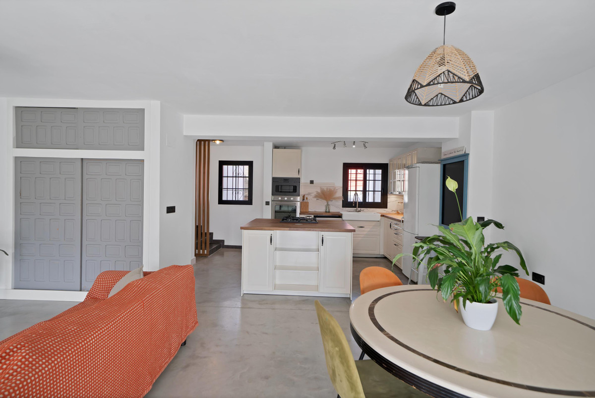 3 Bed Townhouse for sale in Estepona Costa Del Sol, Málaga, Spain