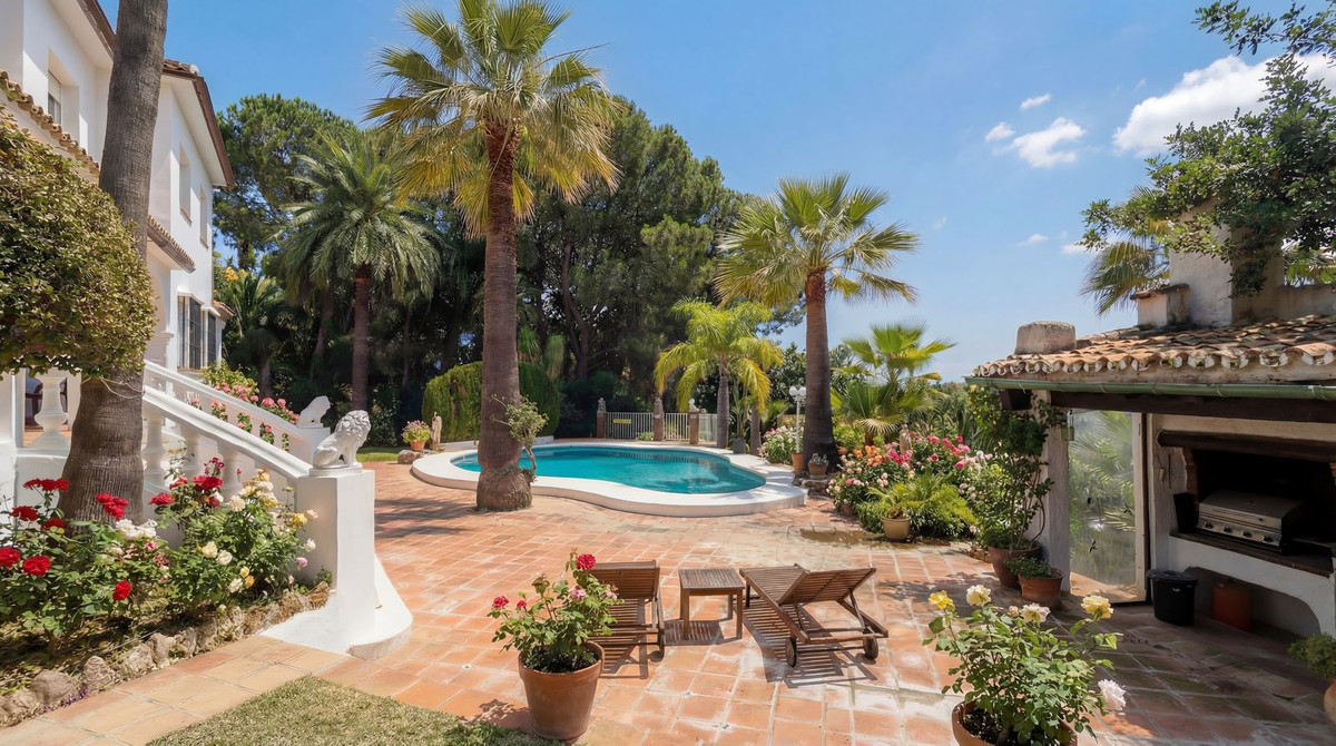 5 Bed Townhouse for sale in Alhaurín El Grande Costa Del Sol, Málaga, Spain
