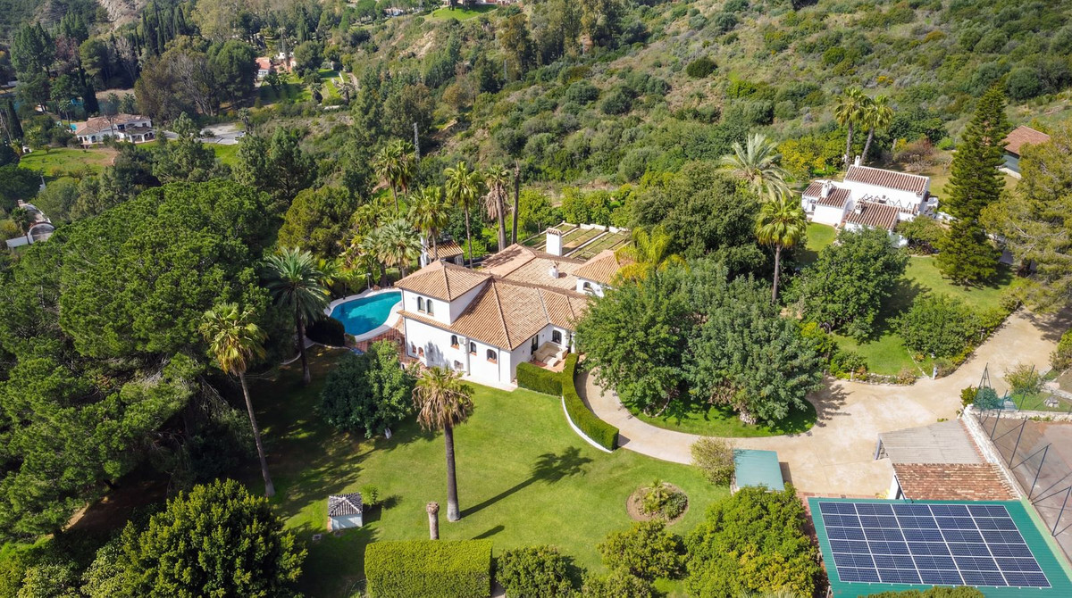 5 Bed Townhouse for sale in Alhaurín El Grande Costa Del Sol, Málaga, Spain