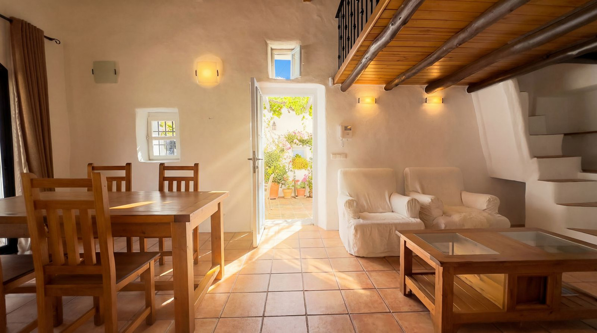 5 Bed Townhouse for sale in Alhaurín El Grande Costa Del Sol, Málaga, Spain