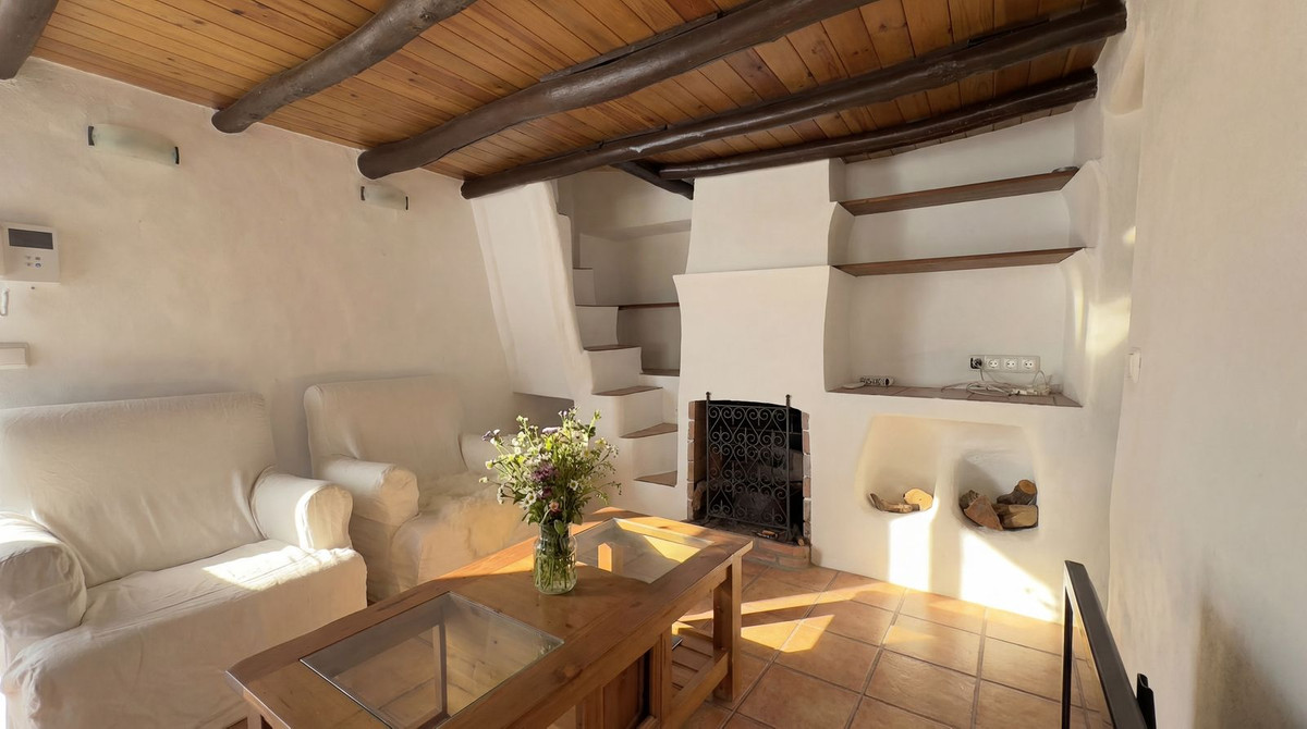 5 Bed Townhouse for sale in Alhaurín El Grande Costa Del Sol, Málaga, Spain