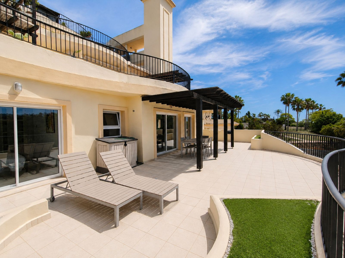 Se vende Apartamento Planta Media de 3 dormitorios en Costa Del Sol, Cadiz, España