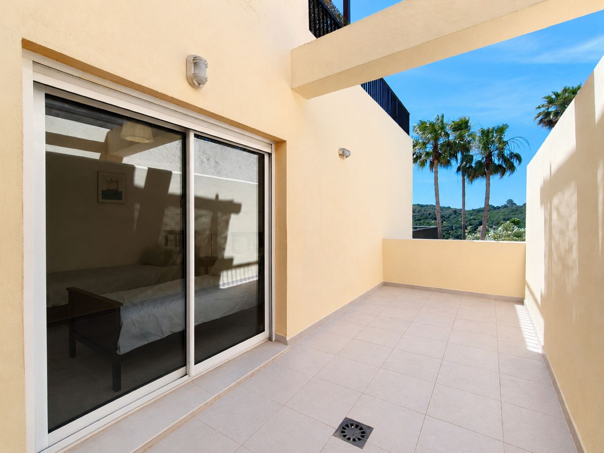 Se vende Apartamento Planta Media de 3 dormitorios en Costa Del Sol, Cadiz, España