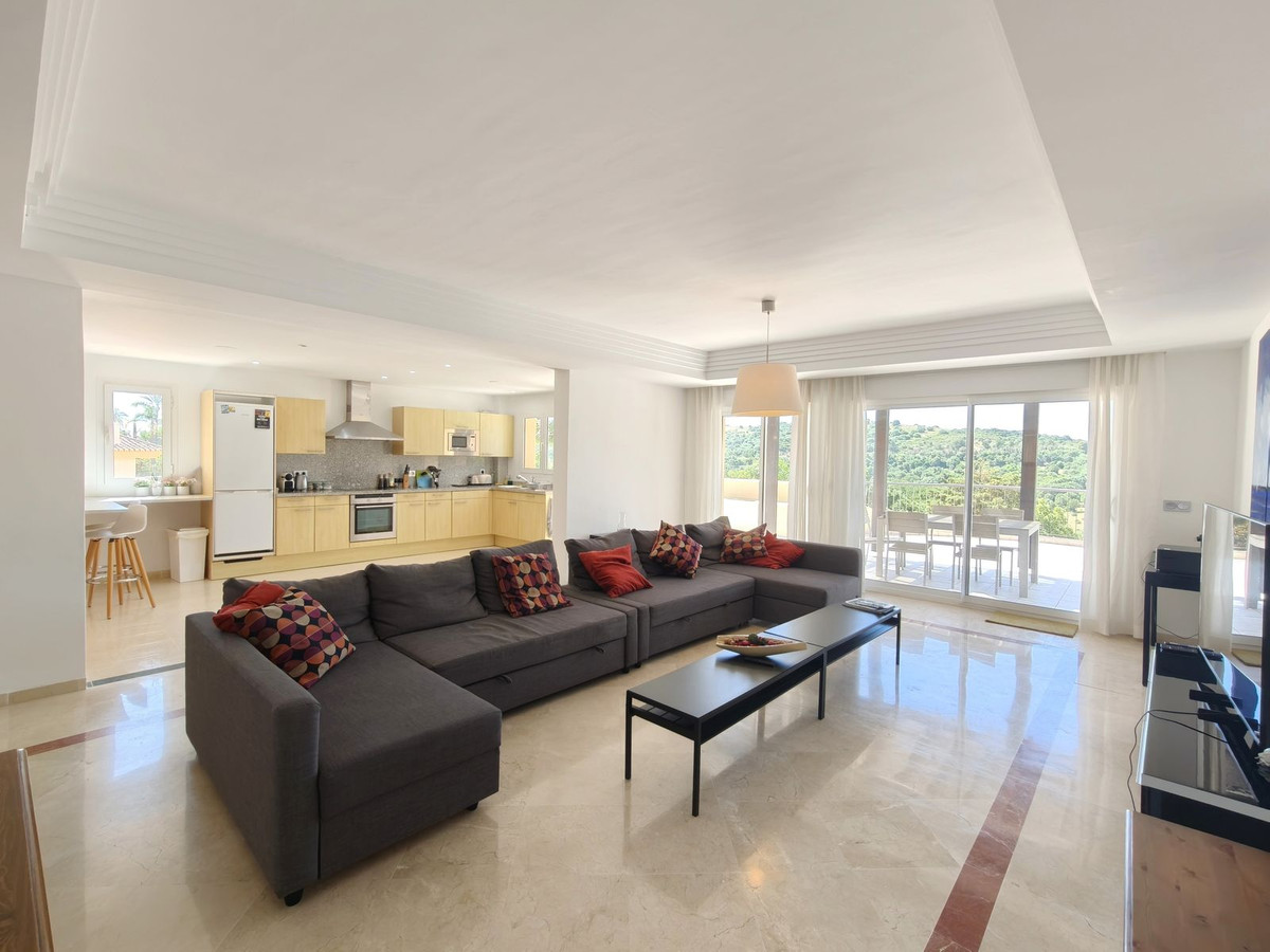 Se vende Apartamento Planta Media de 3 dormitorios en Costa Del Sol, Cadiz, España