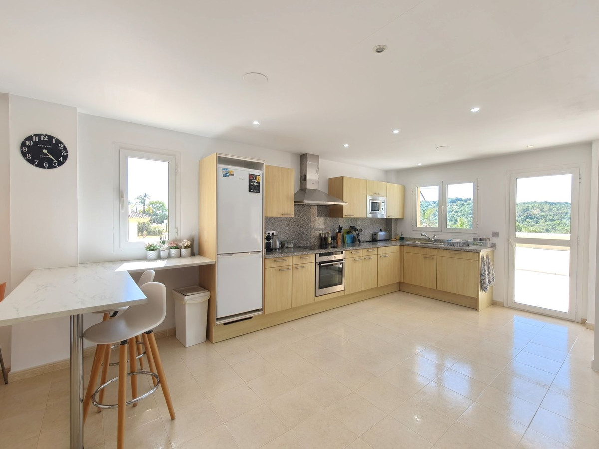 Se vende Apartamento Planta Media de 3 dormitorios en Costa Del Sol, Cadiz, España