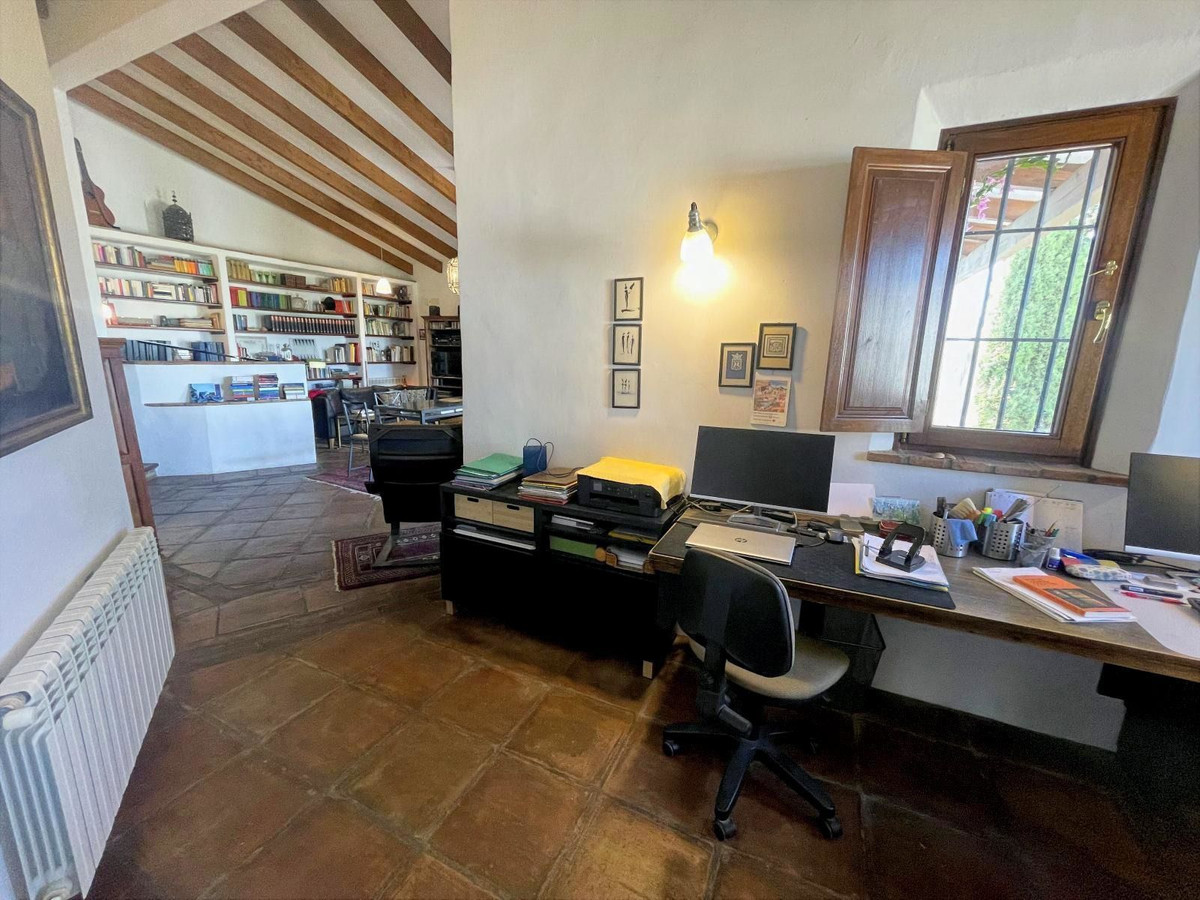 5 Bed Townhouse for sale in Villanueva De La Concepcion Costa Del Sol, Málaga, Spain