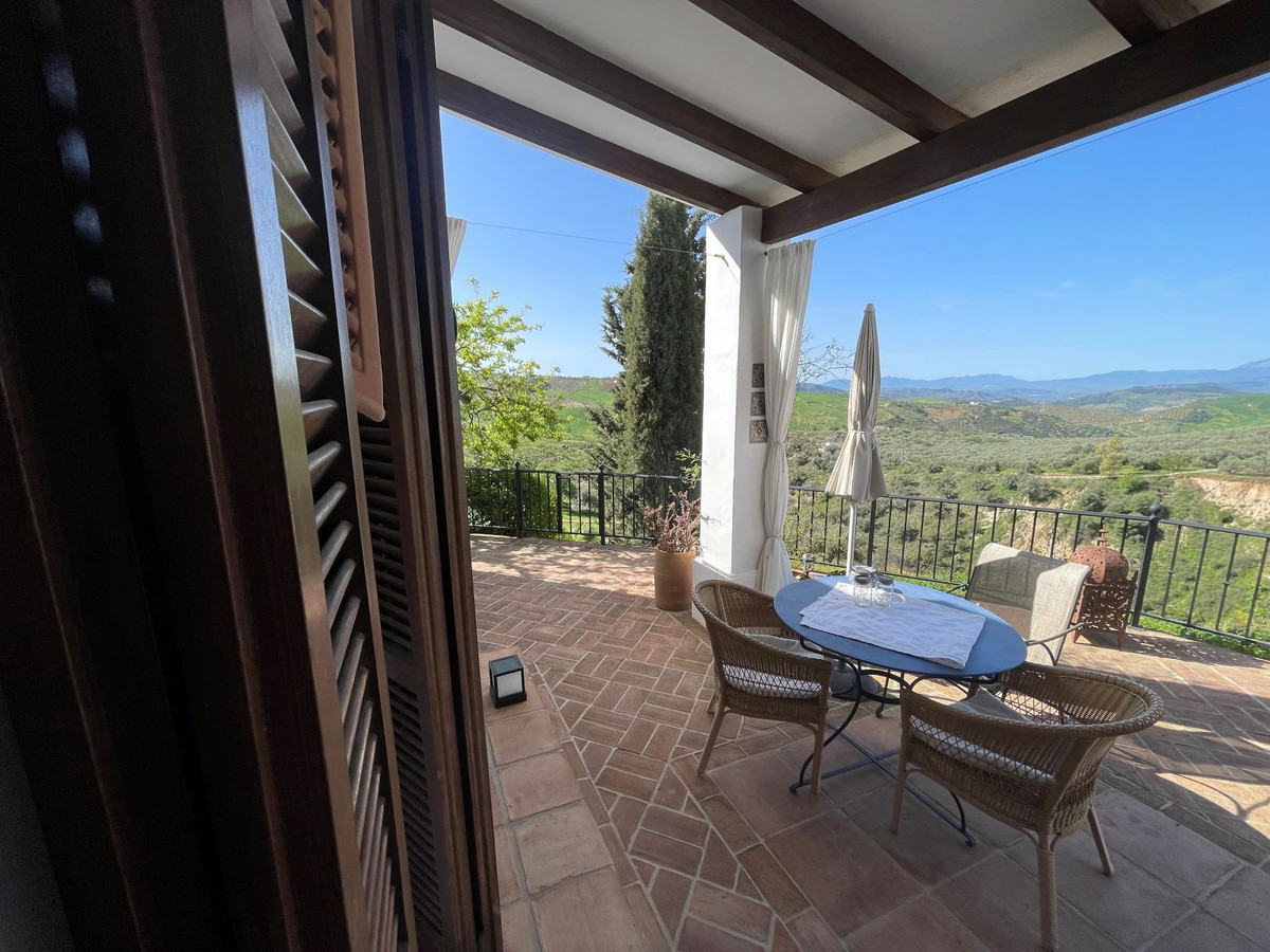 5 Bed Townhouse for sale in Villanueva De La Concepcion Costa Del Sol, Málaga, Spain